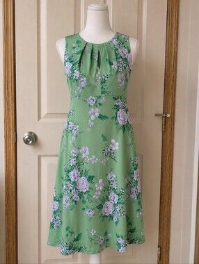 Sleeveless Green Floral Midi Dress